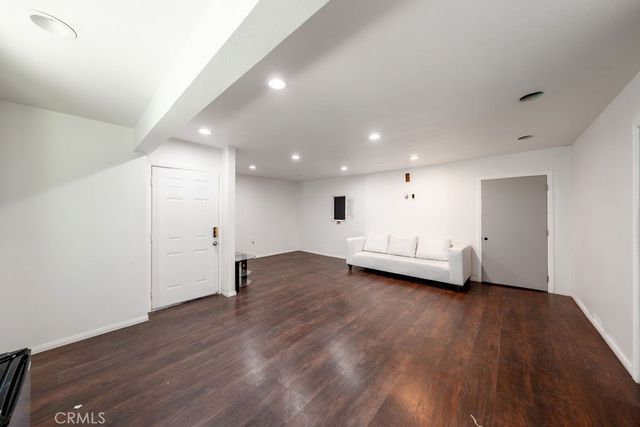 3520 3520 W Slauson, Los Angeles, CA 90043