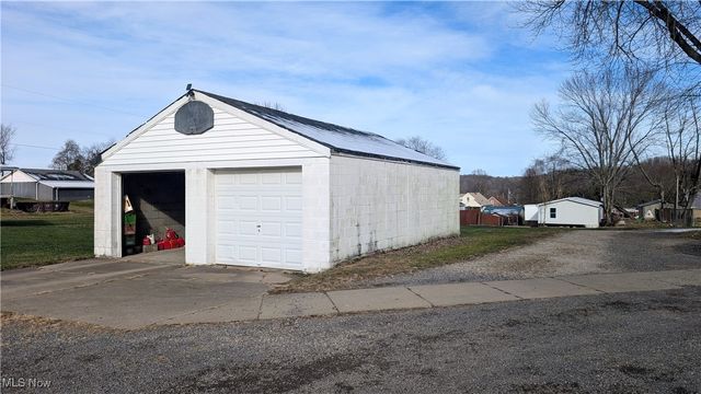 110 Jessica Lane, Follansbee, WV 26037