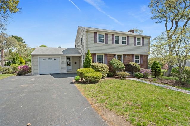 20 Bonney Lane, Dedham, MA 02026