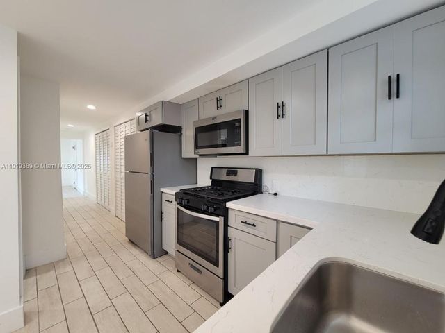 445 SW 3rd St 1, Miami, FL 33130