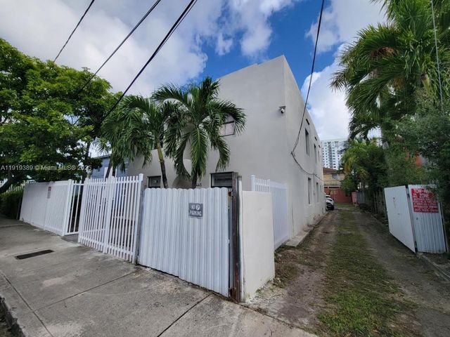 445 SW 3rd St 1, Miami, FL 33130