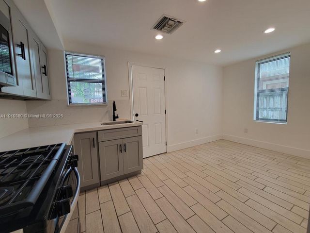 445 SW 3rd St 1, Miami, FL 33130