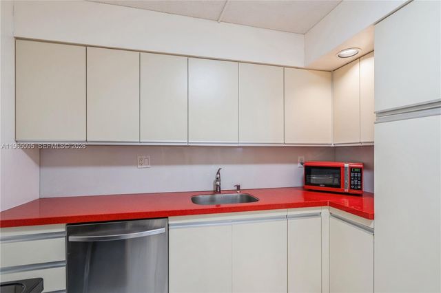 18151 NE 31st Court 205, Aventura, FL 33160