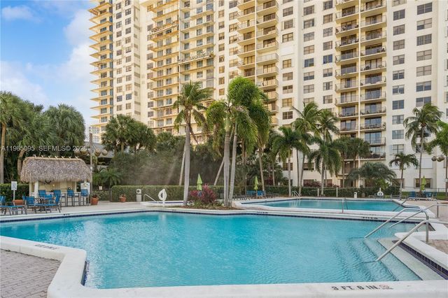 18151 NE 31st Court 205, Aventura, FL 33160