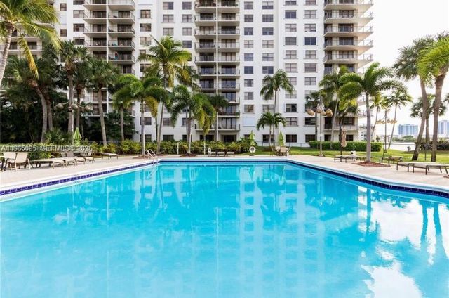 18151 NE 31st Court 205, Aventura, FL 33160