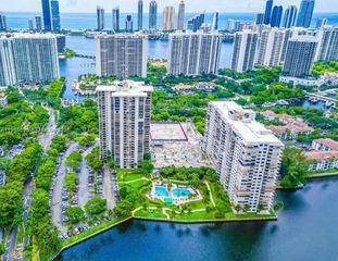 18151 NE 31st Court 205, Aventura, FL 33160