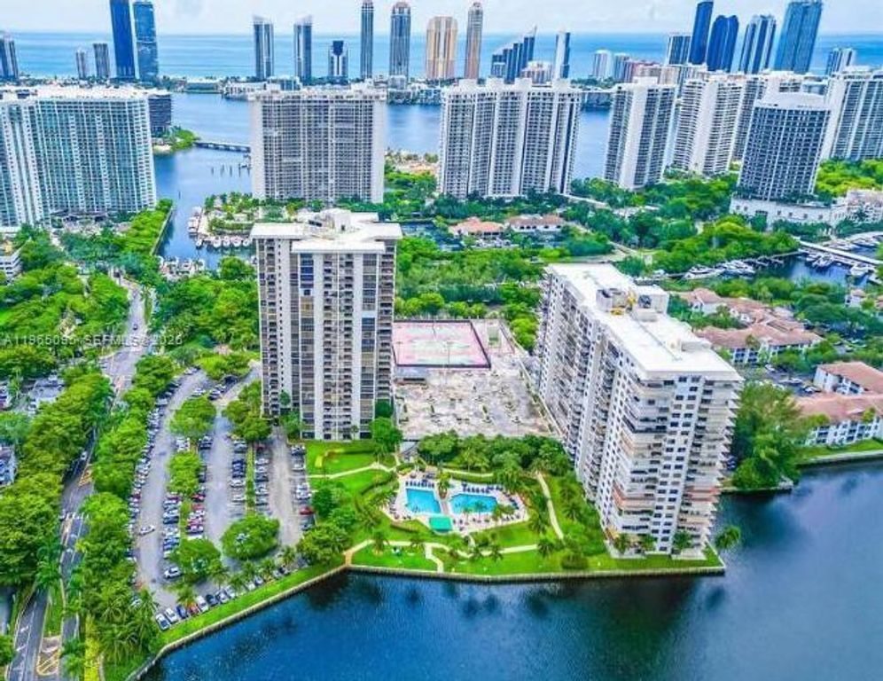 18151 NE 31st Court 205, Aventura, FL 33160