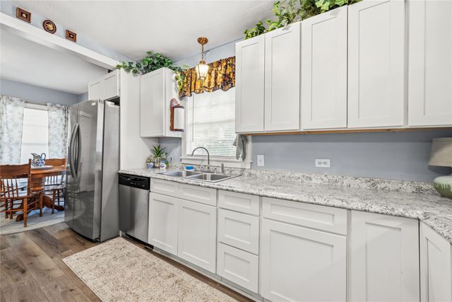 121 W Damon Street, Terrell, TX 75160