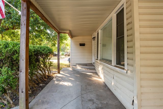 121 W Damon Street, Terrell, TX 75160