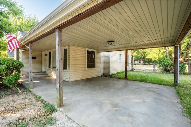 121 W Damon Street, Terrell, TX 75160