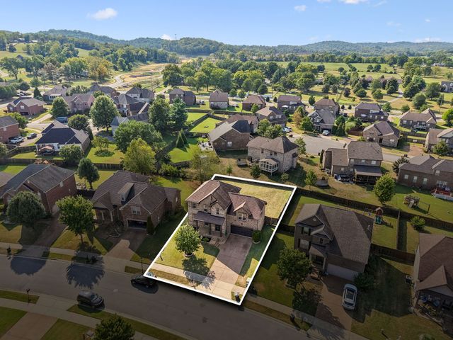 139 McKain Crossing, Hendersonville, TN 37075