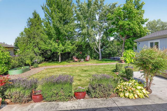 2680 Elliott Avenue, Medford, OR 97501