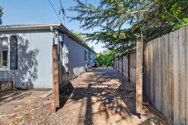 2680 Elliott Avenue, Medford, OR 97501
