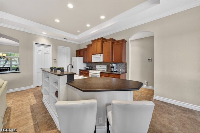 13431 Sabal Pointe DR, Fort Myers, FL 33905