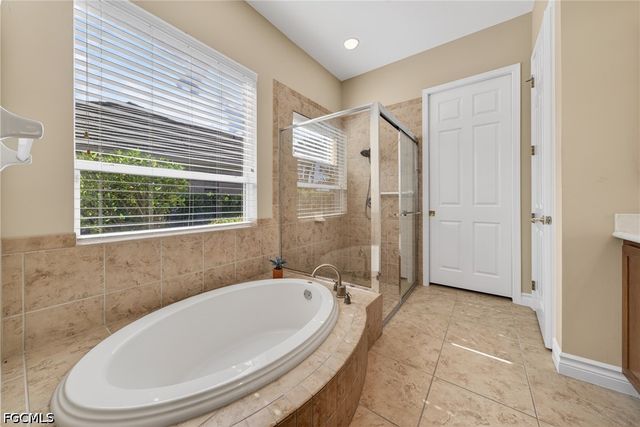 13431 Sabal Pointe DR, Fort Myers, FL 33905