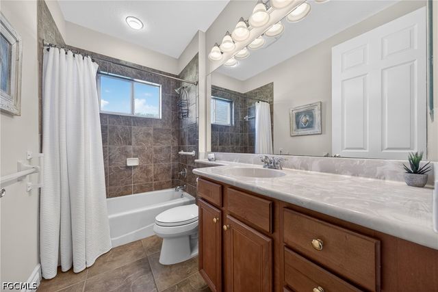 13431 Sabal Pointe DR, Fort Myers, FL 33905