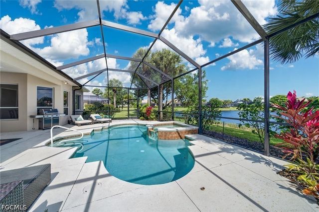 13431 Sabal Pointe DR, Fort Myers, FL 33905