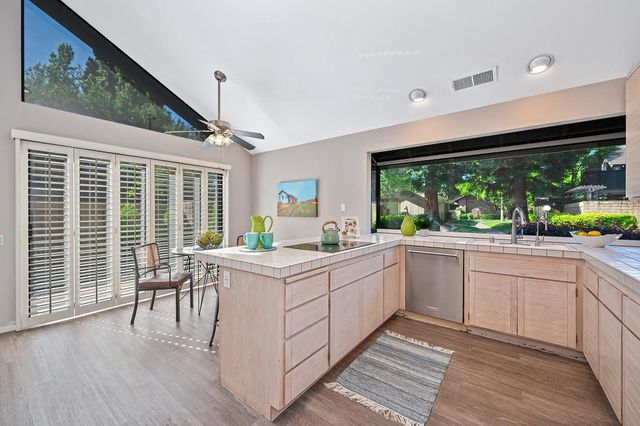 1971 Discovery Village Ln, Gold River, CA 95670