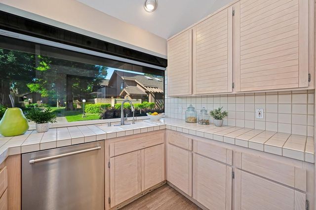 1971 Discovery Village Ln, Gold River, CA 95670