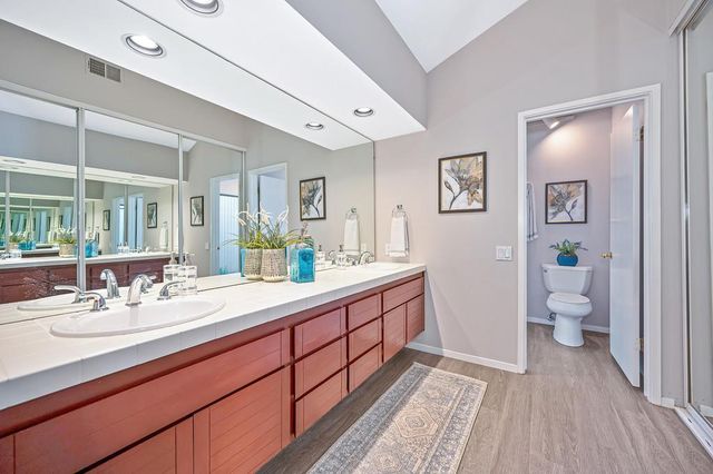 1971 Discovery Village Ln, Gold River, CA 95670