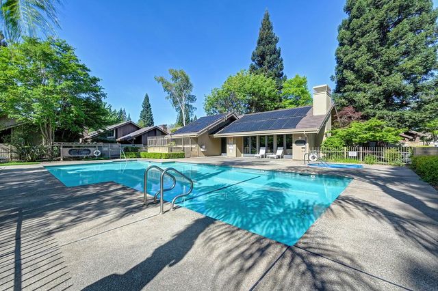 1971 Discovery Village Ln, Gold River, CA 95670