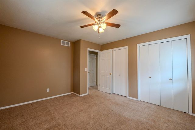 1621 Pin Oak Ct, Rose Hill, KS 67133