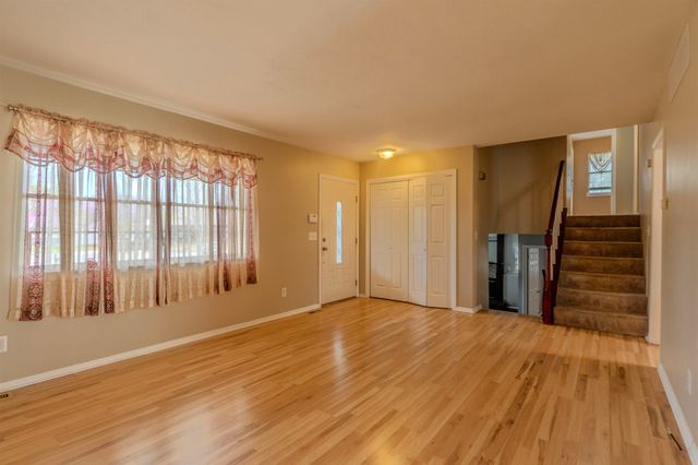1621 Pin Oak Ct, Rose Hill, KS 67133