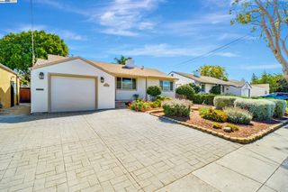 17316 Via Flores, San Lorenzo, CA 94580