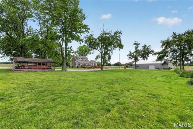 8660 Huch Lane, Columbia, IL 62236