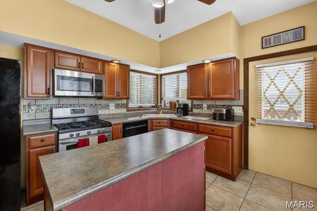 8660 Huch Lane, Columbia, IL 62236