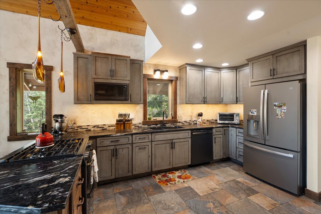 675 Beaver Lake Road, Whitefish, MT 59937 photo 21