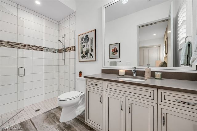 6184 Antigua WAY, Naples, FL 34113