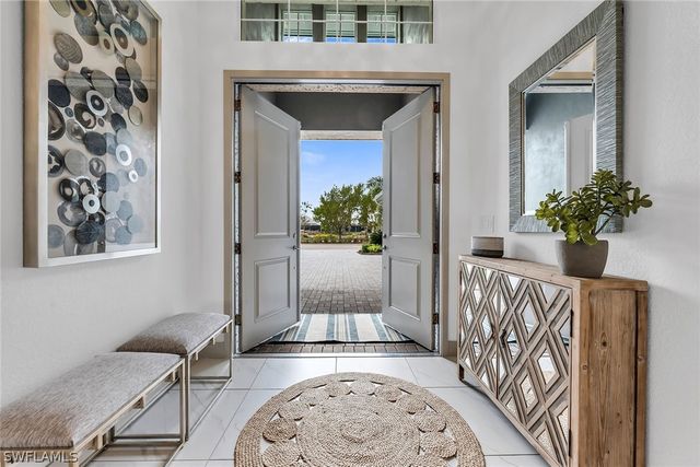 6184 Antigua WAY, Naples, FL 34113