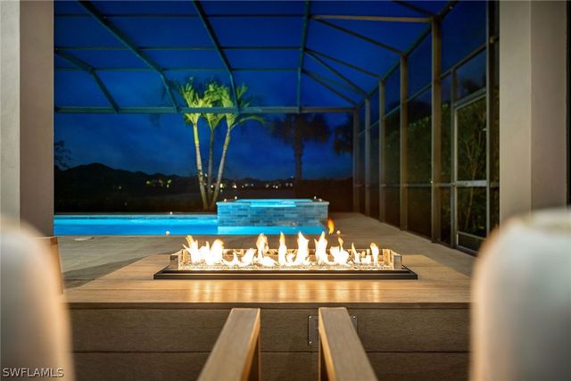 6184 Antigua WAY, Naples, FL 34113