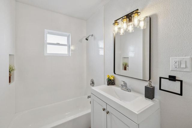 2352 Menalto Avenue, East Palo Alto, CA 94303