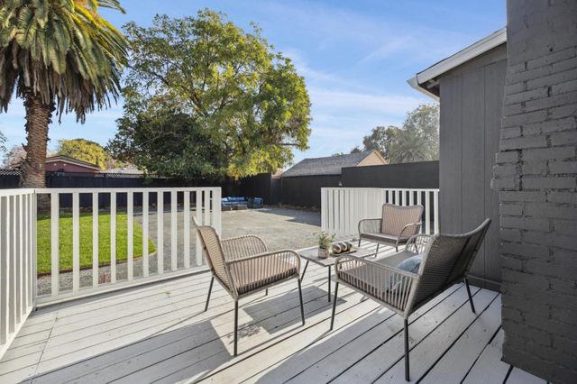 2352 Menalto Avenue, East Palo Alto, CA 94303