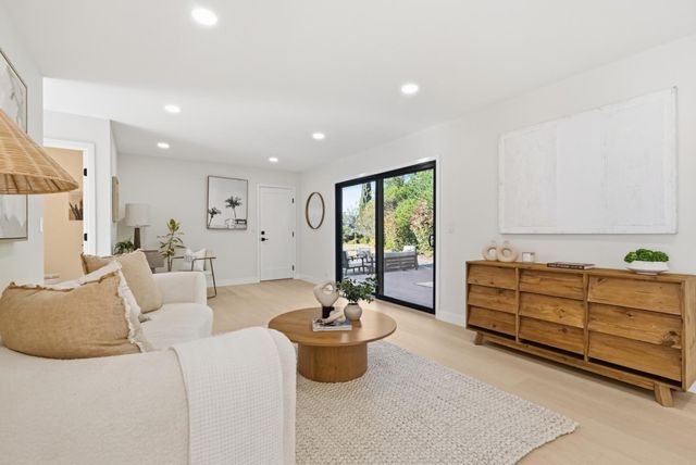 22 Dickens Court, San Carlos, CA 94070