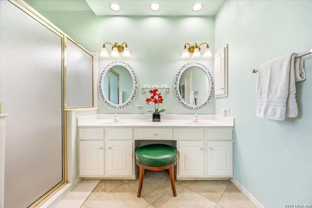 17202 Blanco Oaks, San Antonio, TX 78248