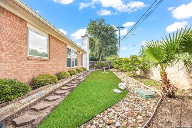 17202 Blanco Oaks, San Antonio, TX 78248