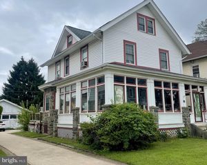 215 S CEDAR LN, Upper Darby, PA 19082