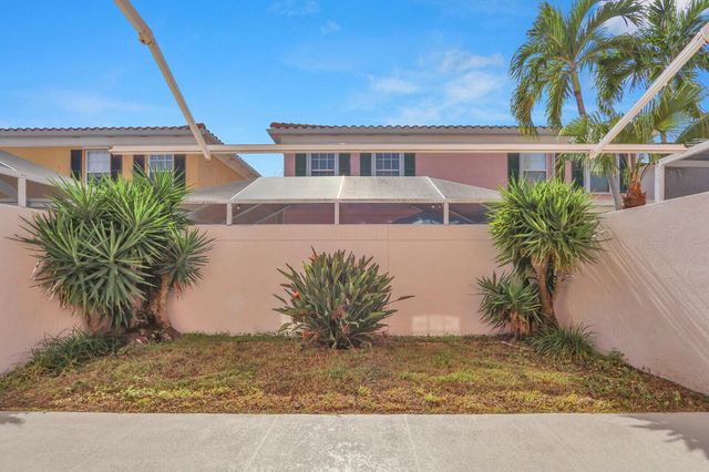 28 Live Oak Circle, Tequesta, FL 33469