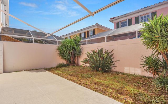 28 Live Oak Circle, Tequesta, FL 33469