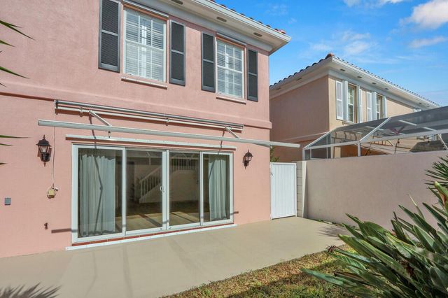 28 Live Oak Circle, Tequesta, FL 33469