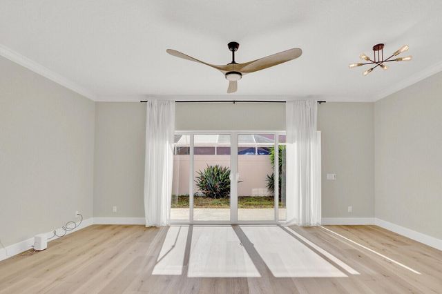 28 Live Oak Circle, Tequesta, FL 33469