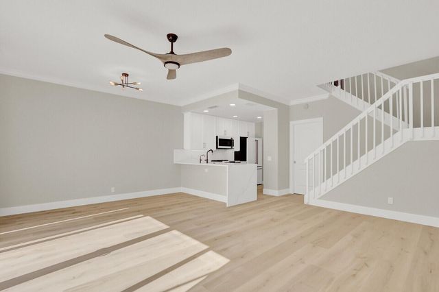 28 Live Oak Circle, Tequesta, FL 33469