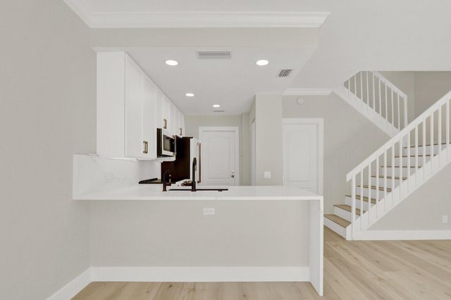 28 Live Oak Circle, Tequesta, FL 33469