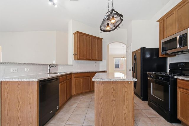224 Poplarwood DR, Kyle, TX 78640