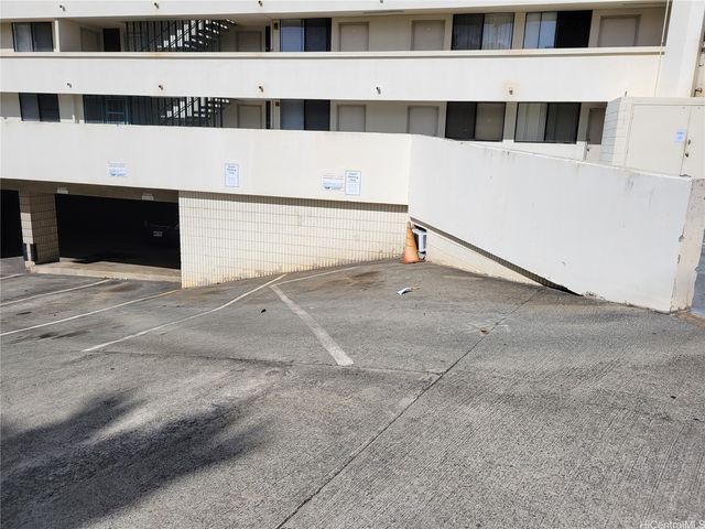 2860 Waialae Avenue 114, Honolulu, HI 96826