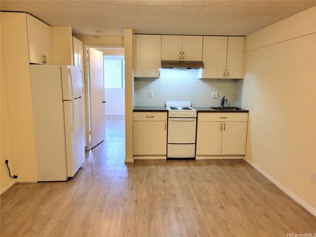 2860 Waialae Avenue 114, Honolulu, HI 96826