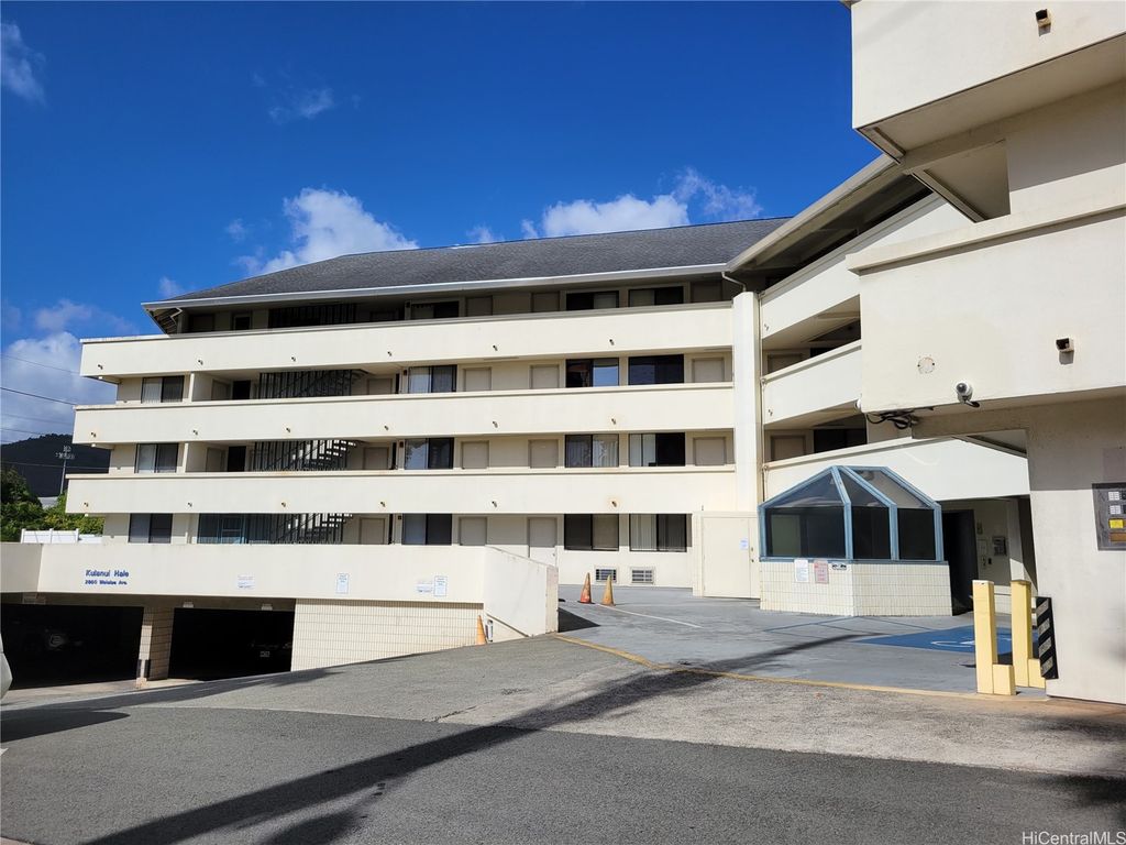 2860 Waialae Avenue 114, Honolulu, HI 96826